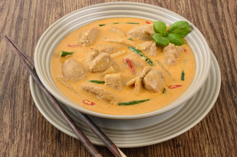 Easy Thai Red Chicken Curry Recipe - Recipes Go