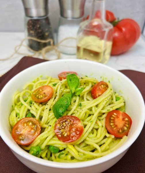 Avocado Pasta with Tomatoes Recipe