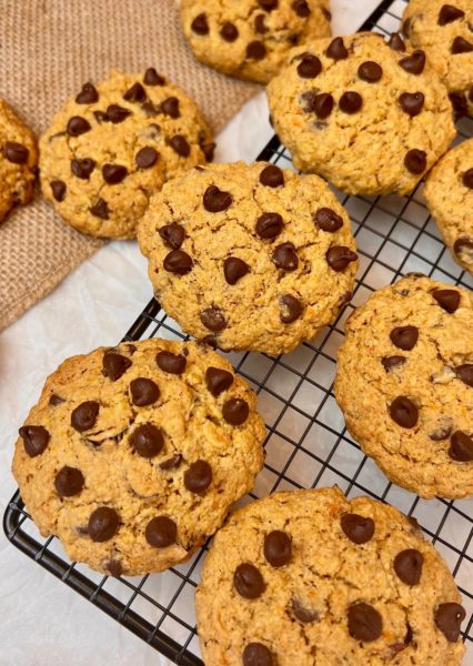 Pumpkin oatmeal cookies with hazelnuts and coconut