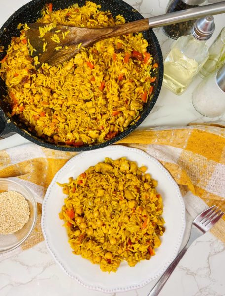 Uzbek Plov with Chicken, Raisins and Chickpeas