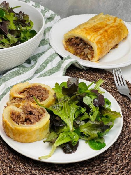 Potato roll with cheese crust and beef